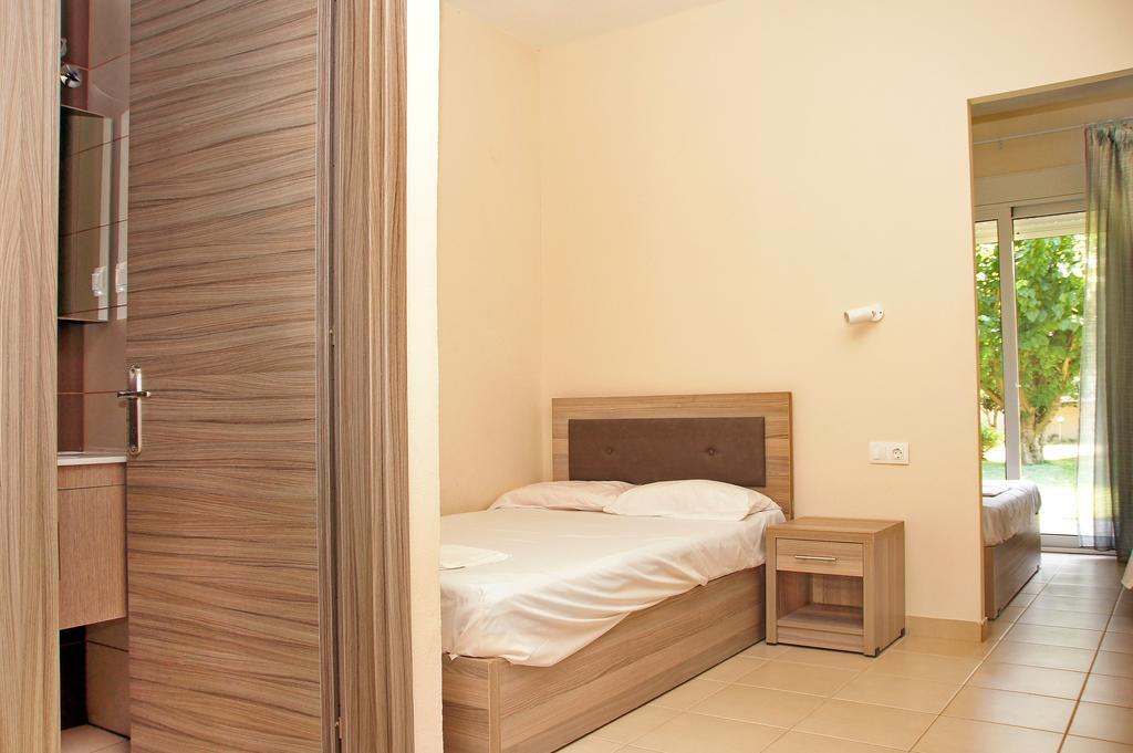 Priona Rooms Paralía Skotínis Εξωτερικό φωτογραφία