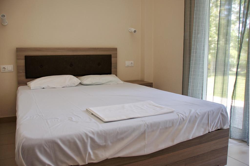 Priona Rooms Paralía Skotínis Εξωτερικό φωτογραφία